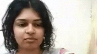 जवान कॉलेज लड़की ने नंगी होके वीडियो कॉल किया