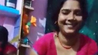 इंडियन बीवी ने सारी उतार कर चूत दिखाई