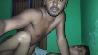देसी प्रेमियों का स्थानीय चुदाई वीडियो