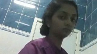 तमिलनाडु नर्स लड़की बाथरूम नग्न एमएमएस सेल्फी